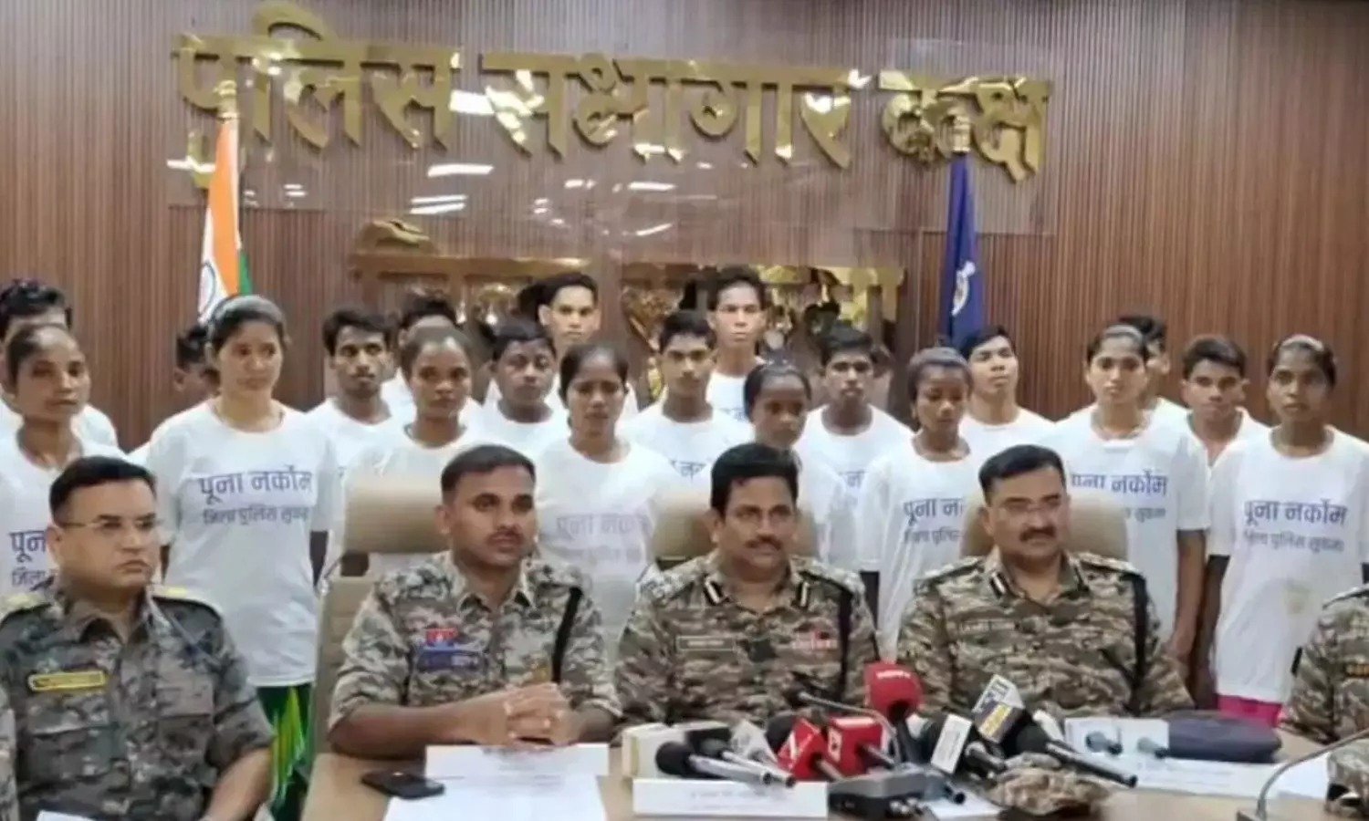 CG Naxal Surrender: 1 करोड़ 18 लाख के इनामी नक्सलियों का सरेंडर, इस महीने में 50 से जायदा माओवादियों ने छोड़ा संगठन