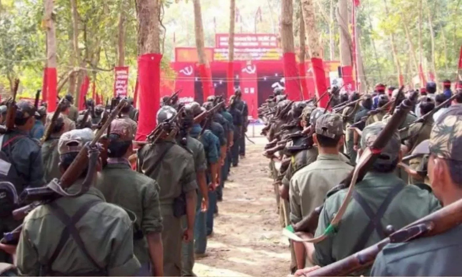 Naxalite Killed Villager: नक्सलियों ने की ग्रामीण की हत्या, दूसरा IED ब्लास्ट में गंभीर घायल