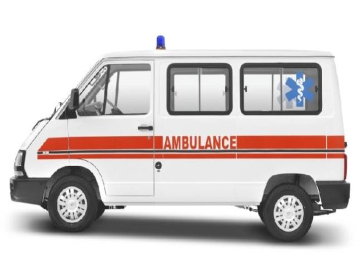 MP News: हाय राम! सड़क पर दौड़ती एंबुलेंस में मिला ये खतरनाक सामान, पुलिस के तक उड़े होश