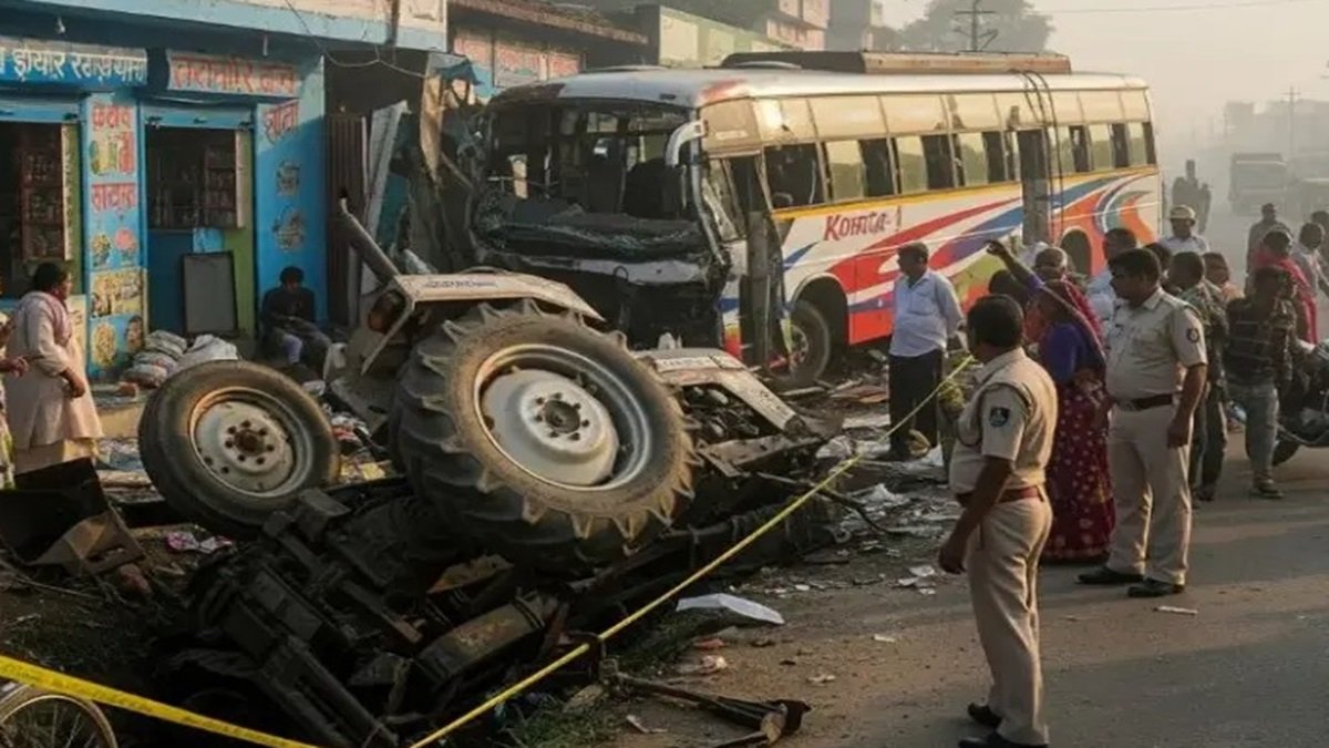 Balod Bus Accident News : बालोद में बेकाबू यात्री बस दुकान में जा घुसी, बाल-बाल बचे लोग, हादसे के बाद ड्राइवर फरार