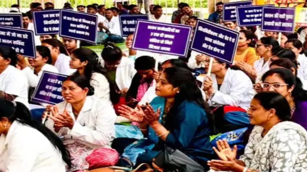 छत्तीसगढ़ में NHM कर्मचारियों की हड़ताल खत्म, स्वास्थ्य मंत्री के साथ बैठक में बनी सहमति, क्या मांगें हो गई पूरी?