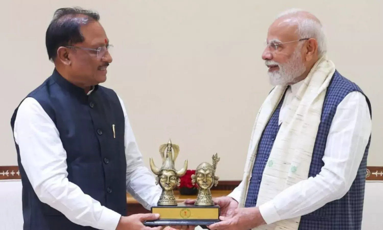 सीएम साय ने पीएम मोदी से की मुलाकात, अमृत रजत महोत्सव का न्योता और विकास योजनाओं पर की चर्चा