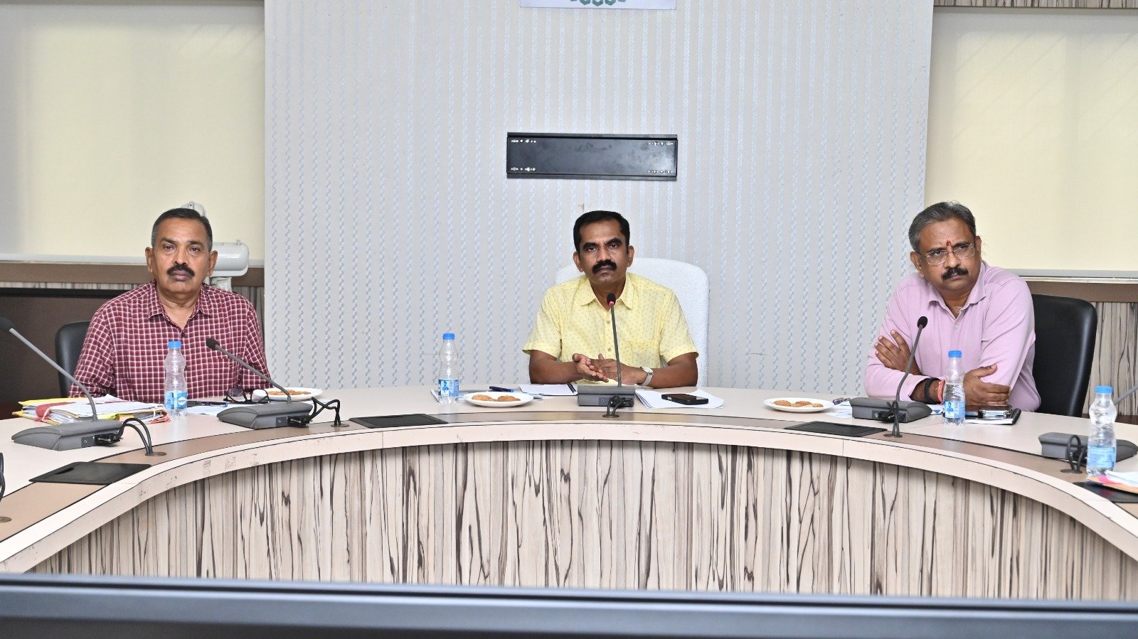 छत्तीसगढ़ में ई-वाहन नीति को मजबूती, मंत्रालय में हुई बैठक में चार्जिंग प्वाइंट बढ़ाने और कंपनियों की सहभागिता सुनिश्चित करने पर हुआ गहन मंथन