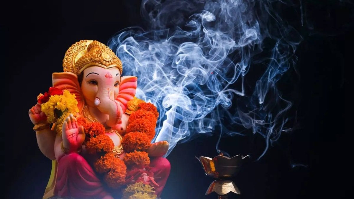 Ganesh Utsav 2025 Guidelines in Raipur : रायपुर में गणेश उत्सव को लेकर गाइडलाइन जारी, झांकी के लिए रूट निर्धारित, दिए ये निर्देश