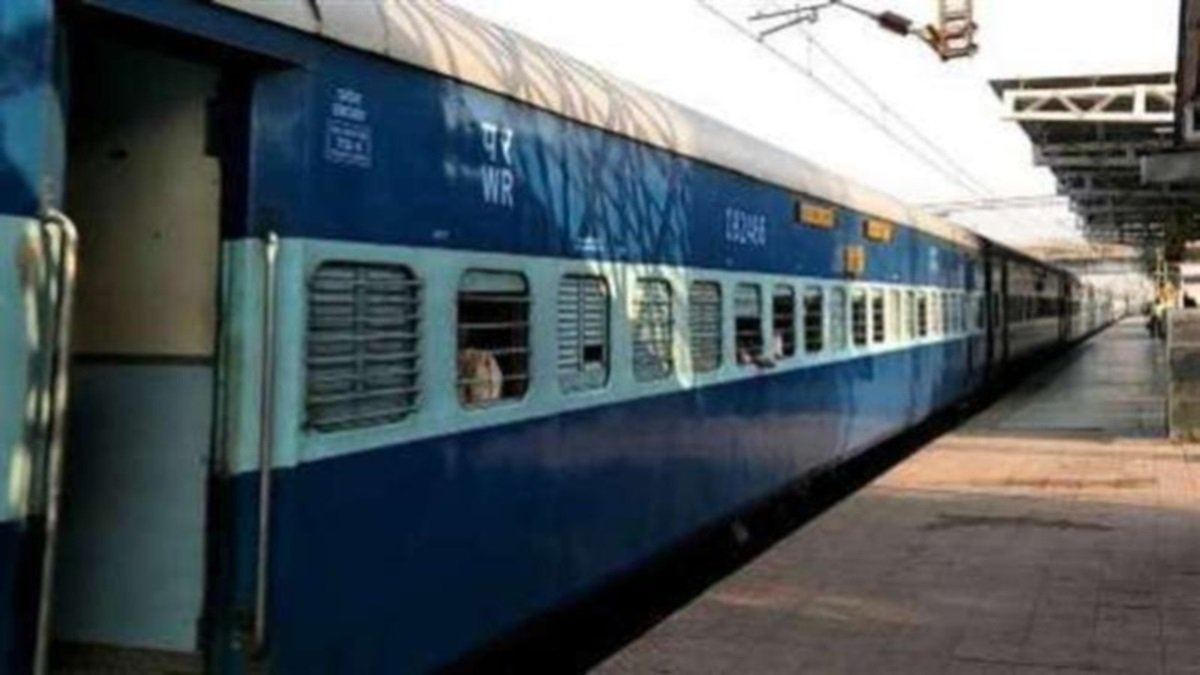Raipur News: समता एक्सप्रेस में दिनदहाड़े चोरी, महिला सोती रही और बदमाश ले उड़े लाखों के जेवर, यात्रियों में दहशत