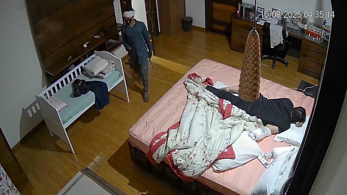 Retired Justice House Theft : रिटायर्ड जस्टिस के घर हथियारबंद बदमाशों का आतंक, 4 मिनट में अलमारी तोड़कर जेवर और कैश लेकर फरार