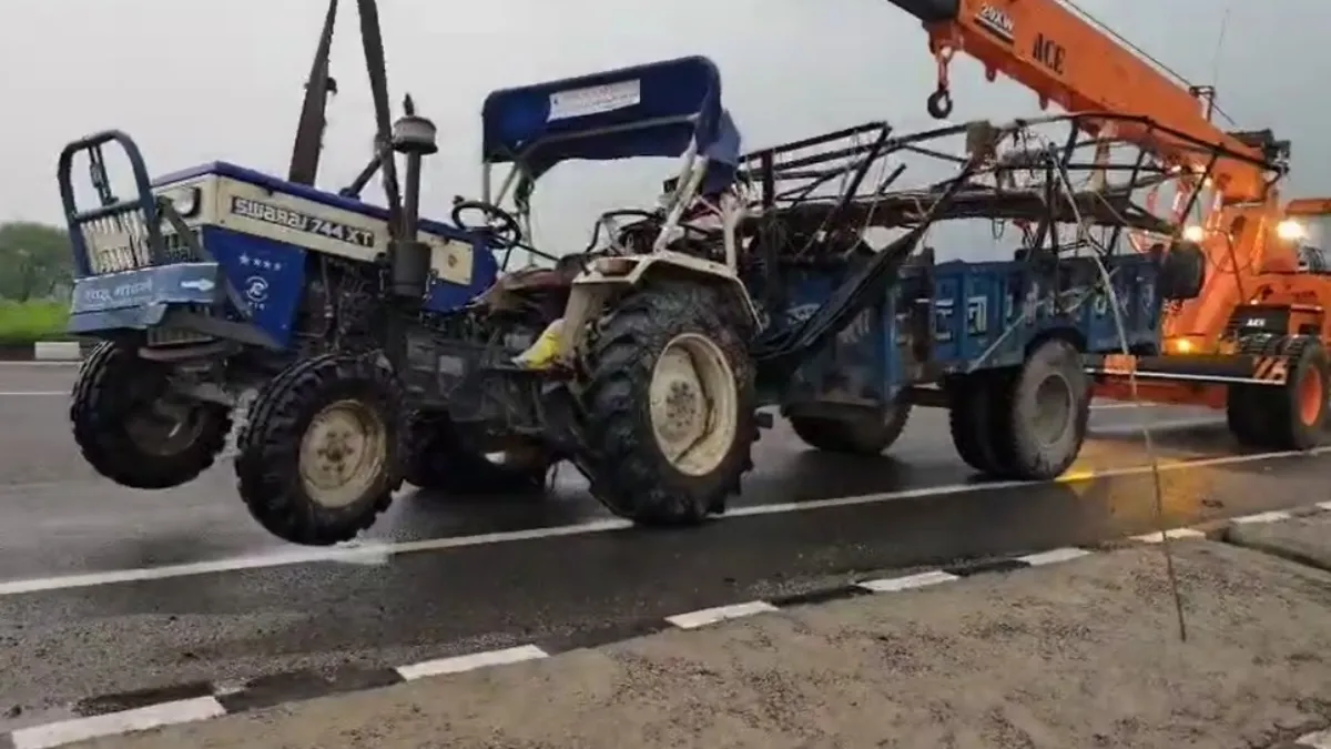 Bulandshahr Accident News: बुलंदशहर में दर्दनाक हादसा! ट्रैक्टर और ट्रक की जोरदार टक्कर, 8 की मौत, कई घायल