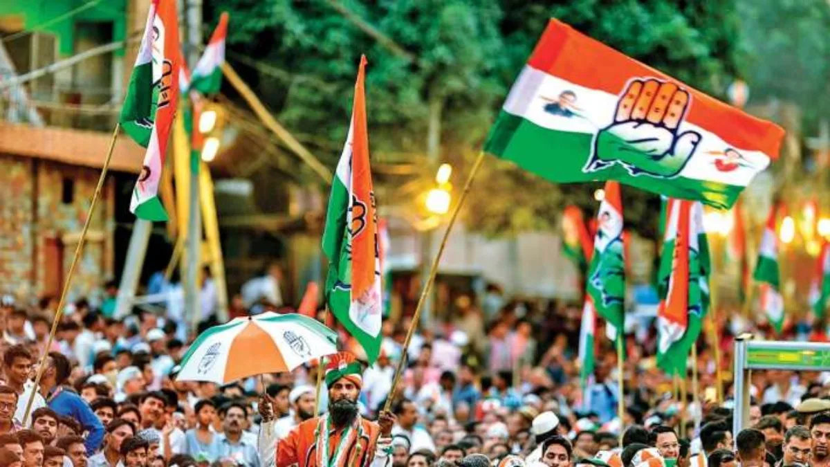 राहुल गांधी की तस्वीरों पर पोती कालिख, कांग्रेस मुख्यालय पर किया हमला, जानें पूरा माजरा