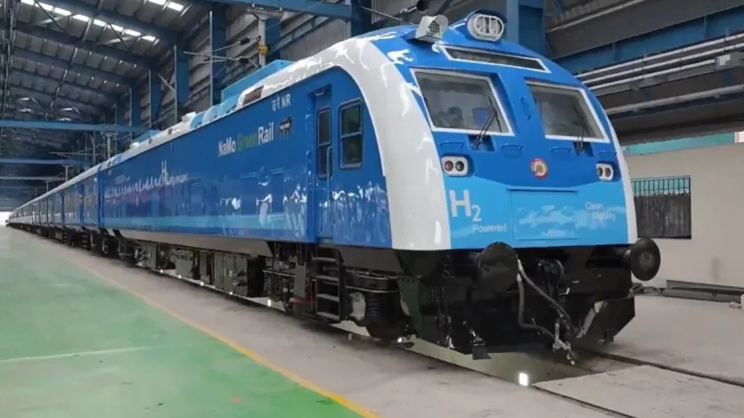 Hydrogen Train Latest Update: जल्द पटरी पर दौड़ेगी भारत की पहली हाइड्रोजन ट्रेन, रेल मंत्री ने किया ऐलान