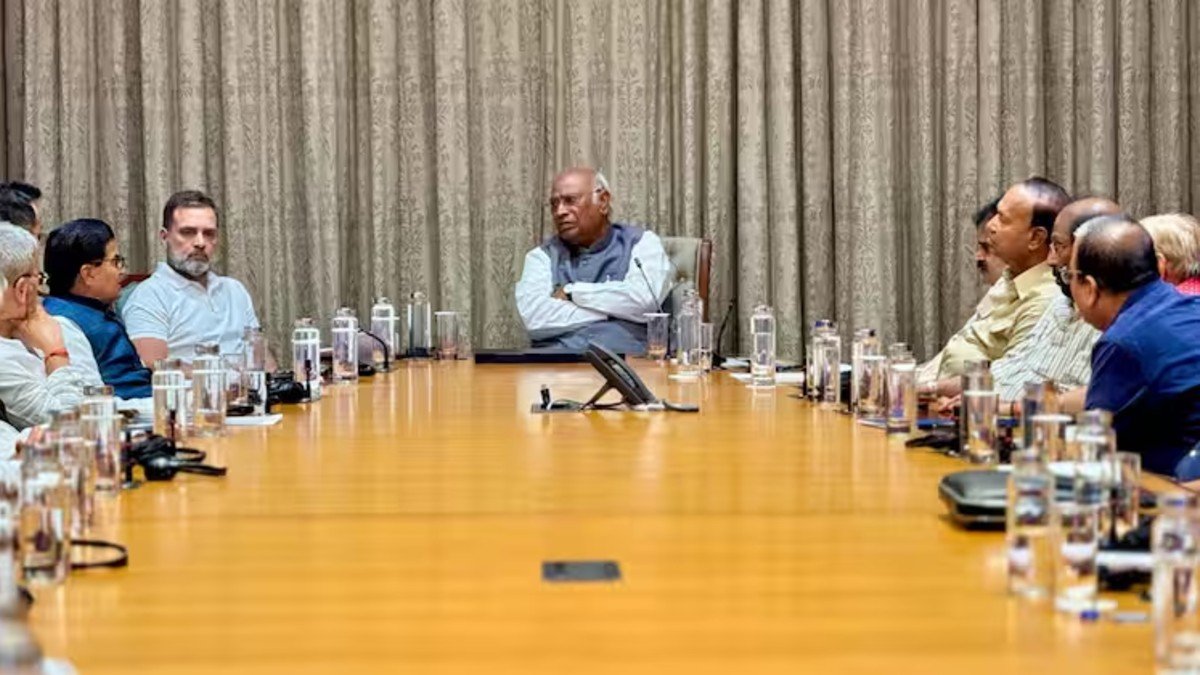 Vice Presidential Election 2025: उपराष्ट्रपति चुनाव में कौन होगा विपक्ष का उम्मीदवार? आज बैठक में फाइनल हो सकता है नाम
