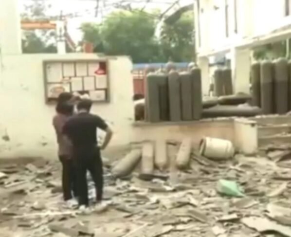 Explosion in oxygen cylinder plant