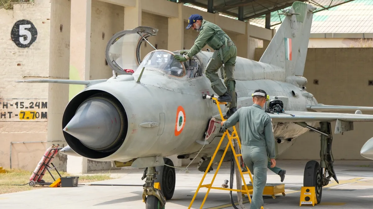 MiG-21 Retired: रिटायर हो रहा MiG-21 लड़ाकू विमान, जानें क्या थी इसकी खूबियां