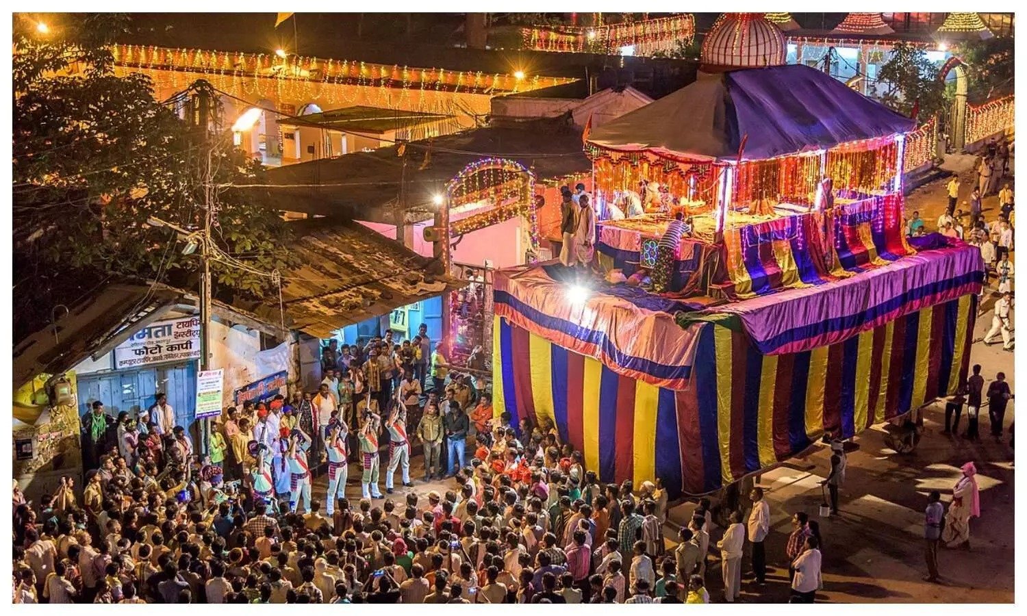 आस्था.. परंपरा और आदिम संस्कृति का अद्भुत संगम है बस्तर दशहरा, नवमीं के दिन पहुंचेंगी माई दंतेश्वरी, जानिए 600 साल पहले कैसे हुई थी इसकी शुरुआत