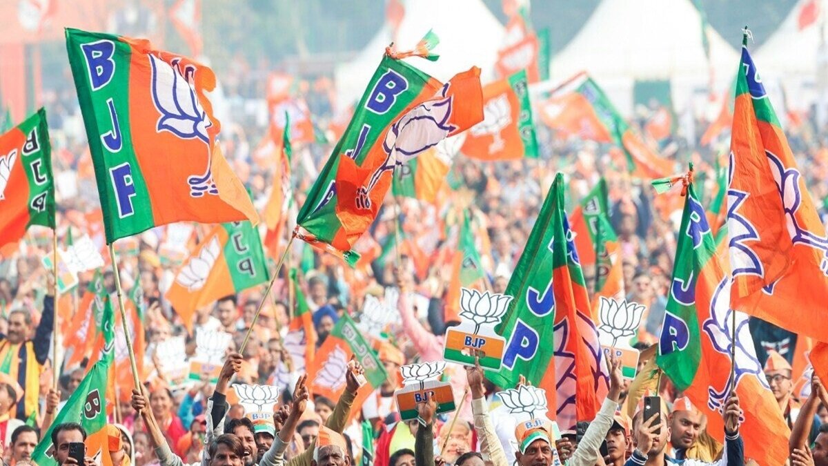 CG BJP Workers Resign : छत्तीसगढ़ BJP को बड़ा झटका, 400 कार्यकर्ताओं ने छोड़ा साथ, इस्तीफे की वजह जानकर दंग रह जाएंगे