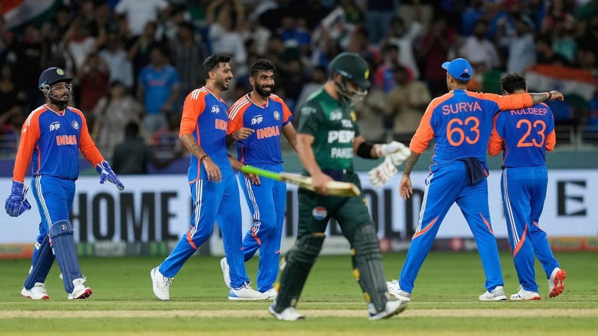 IND vs PAK Live Score: सूर्या ब्रिगेड को मिला छोटा टारगेट, भारतीय गेंदबाजों ने पाकिस्तान को रुलाया