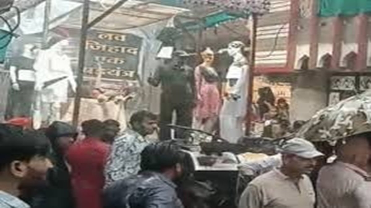 Ujjain News: गणेश सवारी में लव जिहाद की झांकी पर बवाल, उज्जैन के महिदपुर में पथराव के बाद तनाव