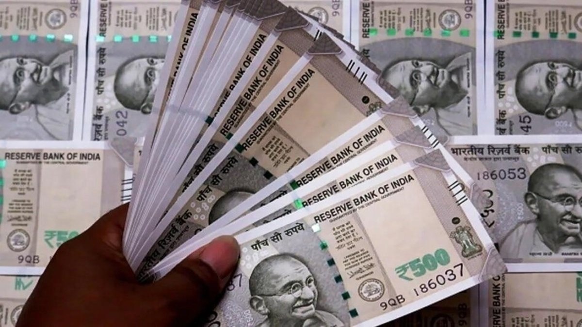 Unified Pension Scheme Latest News: सरकारी कर्मचारियों के लिए खुशखबरी, अब कम सेवा अवधि पर भी मिलेगी पेंशन, सरकार ने नियमों में किया बदलाव
