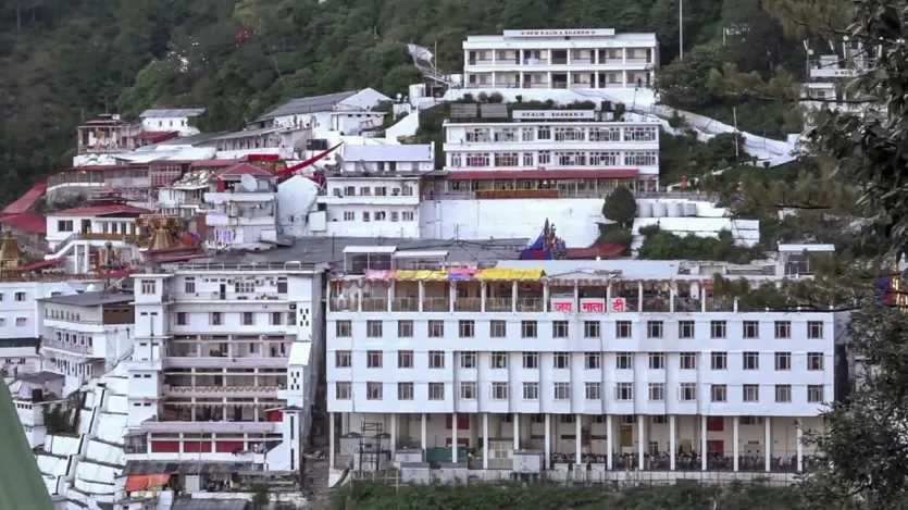 Vaishno Devi Yatra Update: इस दिन से फिर शुरू होगी वैष्णो देवी यात्रा, पिछले 16 दिनों से यात्रा पर लगी थी रोक