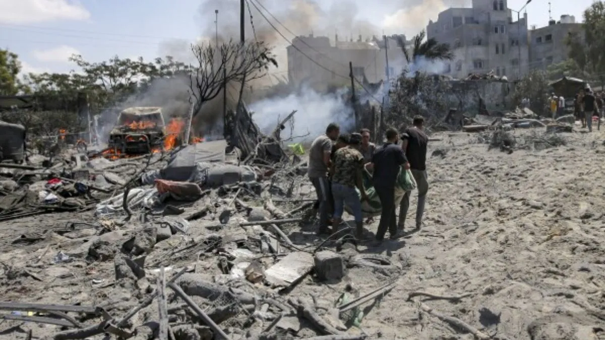 Israel-Hamas War: इजरायल ने फिर किया गाजा पर बड़ा हमला, करीब 32 लोगों की मौत