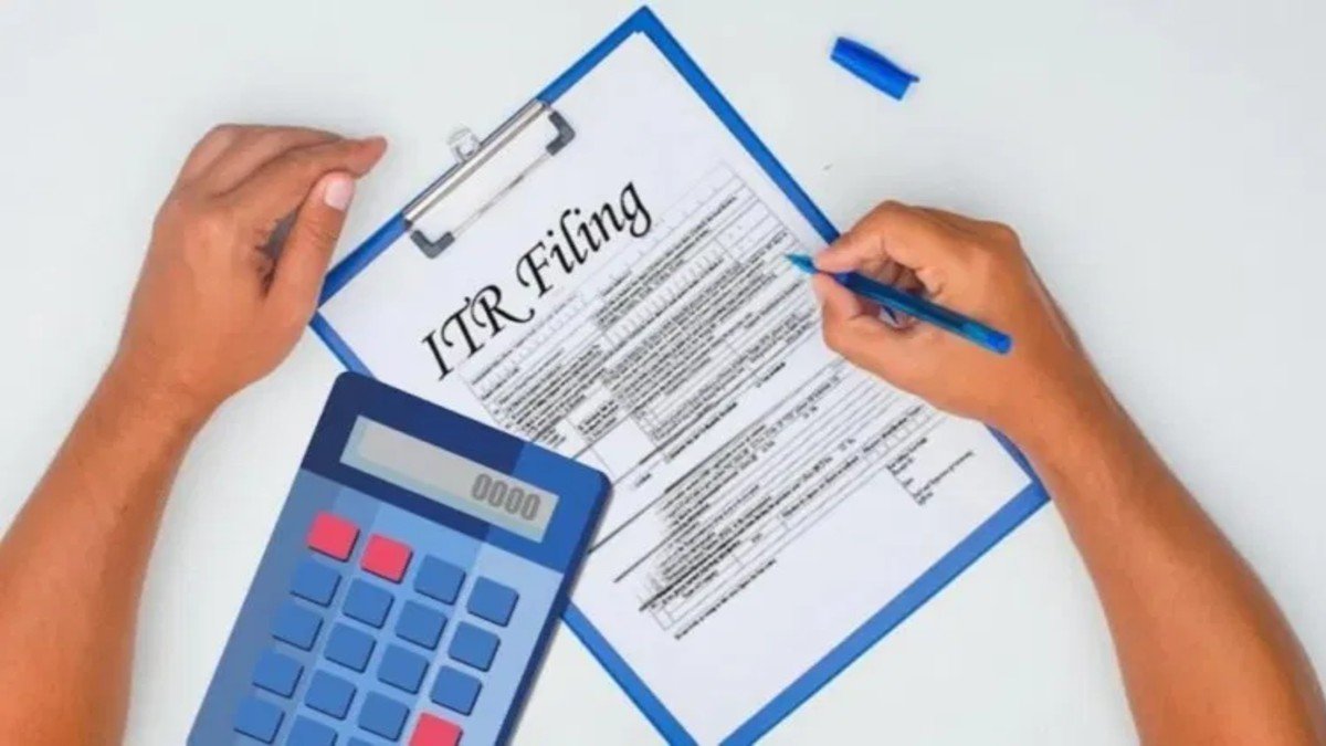ITR Return File Last Date: ITR फाइल करने वालों बड़ी खबर! सरकार ने बढ़ाई तारीख, जानें कब है लास्ट डेट