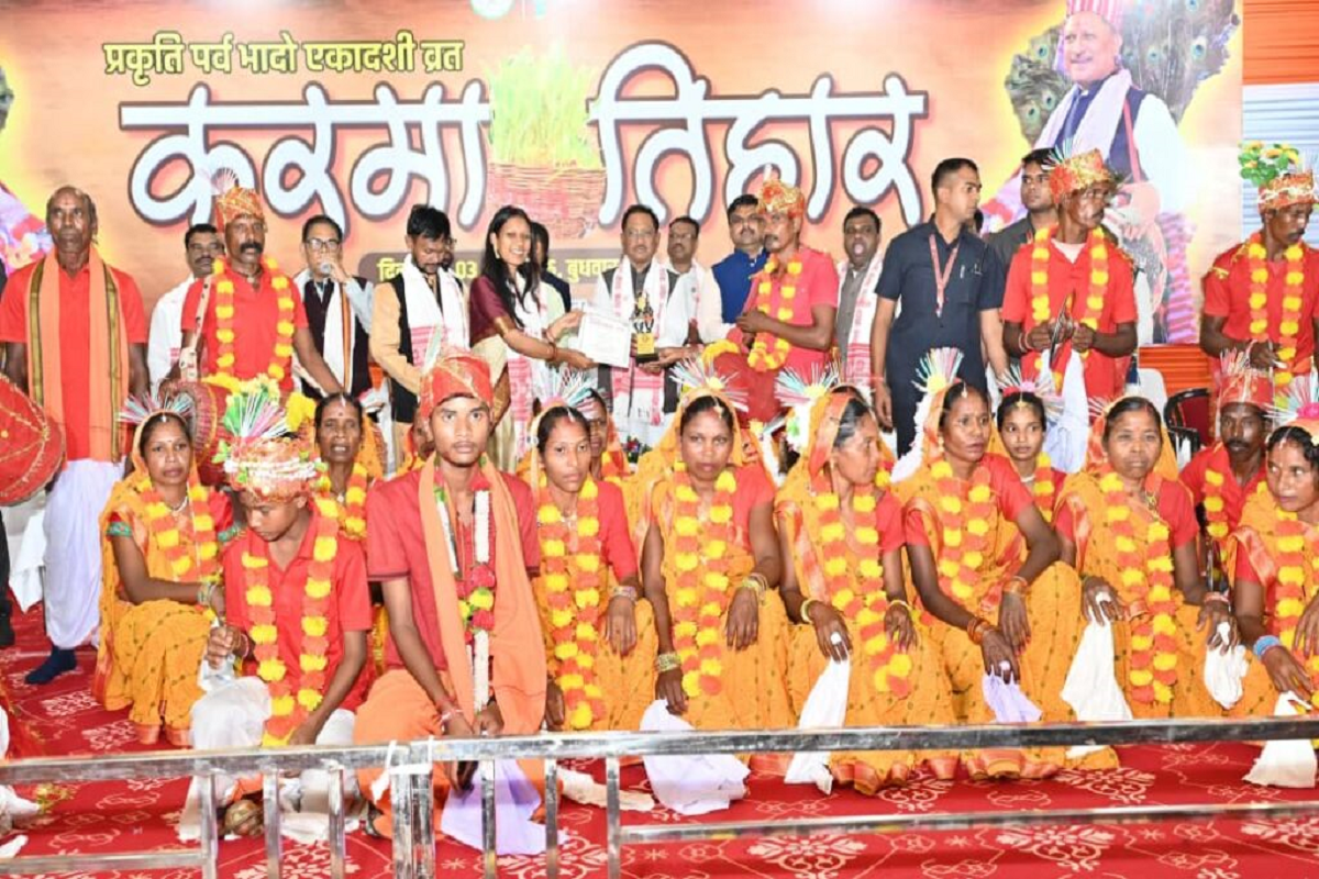Raipur News: करमा तिहार कार्यक्रम में शामिल हुए मुख्यमंत्री विष्णुदेव साय, आदिवासी संस्कृति को बताया गौरवशाली धरोहर…
