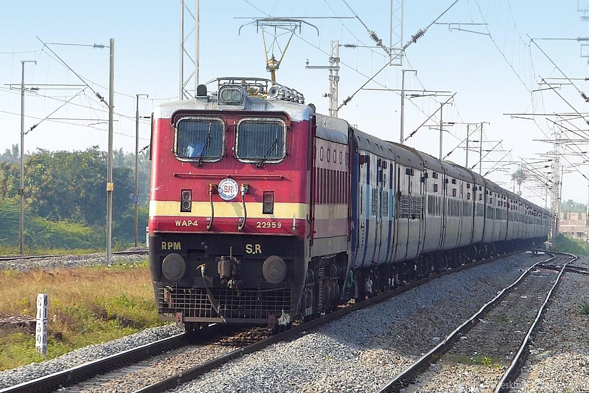 Railway Recruitment 2025: रेलवे में 2000 से ज्यादा अपरेंटिस पदों पर निकली भर्ती, 3 अक्टूबर से शुरू होगी आवेदन प्रक्रिया