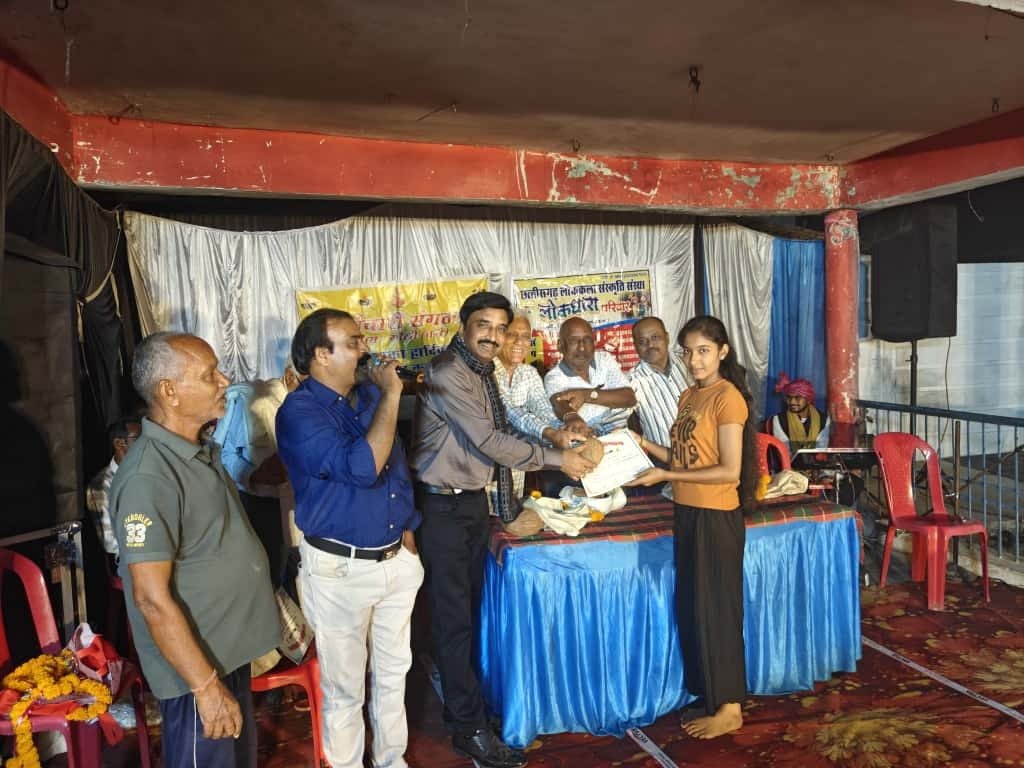रवेली में भाईदूज पर कर्मचारी संगठन द्वारा वार्षिक सम्मान समारोह, प्रतिभावान बच्चों को किया गया सम्मानित