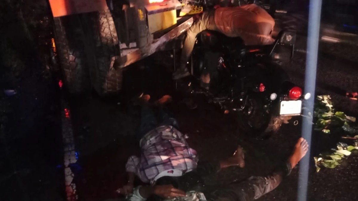 Dhamtari Road Accident: ट्रक में जा घुसी तेज रफ्तार बाइक, आर्मी जवान समेत 3 लोगों की मौके पर मौत