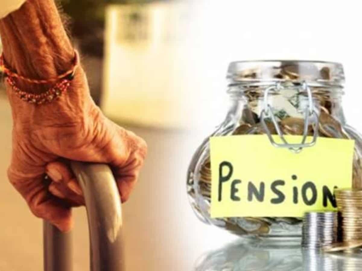 Increase in Pension Amount: लाखों पेंशनधारकों को बड़ी राहत, सरकार ने बढ़ाई पेंशन राशि, आशा कार्यकर्ताओं को भी मिला ये तोहफा