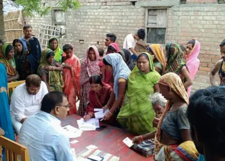 Chhattisgarh News: एसआईआर के तहत केवल 6% मतदाताओं से ही मांगे जाएंगे दस्तावेज, घर-घर सर्वे से 95% वोटर डाटा होगा अपडेट