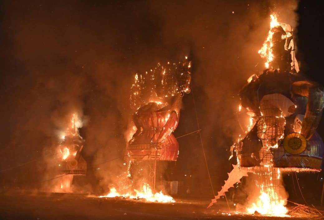रायपुर के डब्लू आर एस कॉलोनी मैदान में 55वां श्रीराम विजयादशमी उत्सव, रावण दहन देखने उमड़ा जनसैलाब, सीएम और राज्यपाल रहे मौजूद