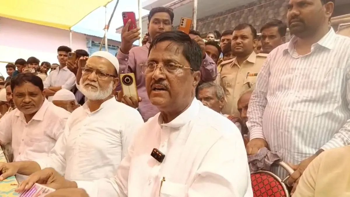 Bihar Election 2025: पैसे लेकर बांटा जा रहा टिकट.. कांग्रेस विधायक ने पार्टी पर लगाए आरोप, पढ़ें पूरी खबर