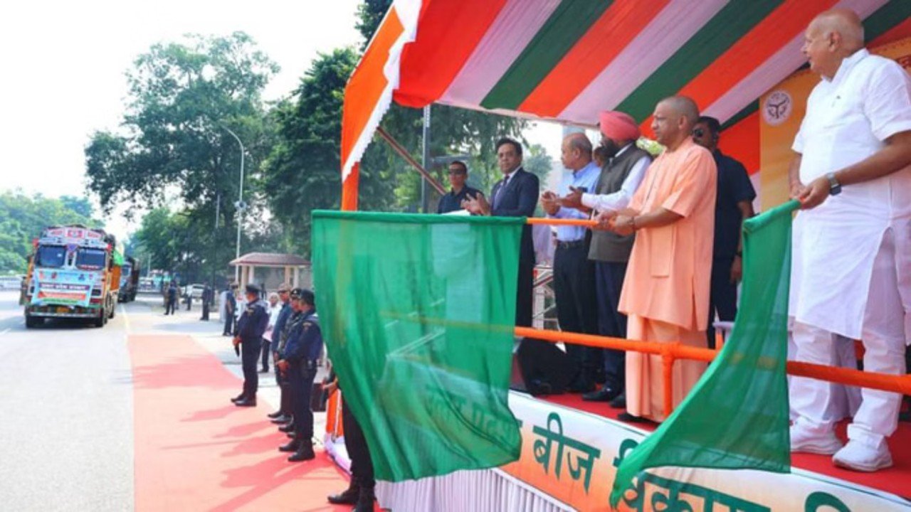 दिवाली पर इस राज्य के किसानों के खिल उठे चेहरे! सीएम योगी ने दिखाई दरियादिली, भेज दिया ये खास तोहफा