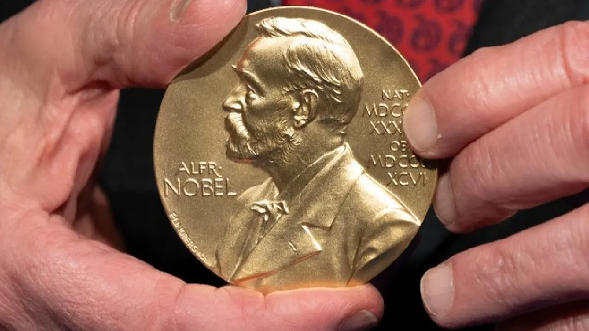 Nobel Prize 2025: चिकित्सा के क्षेत्र में नोबेल पुरस्कार का हुआ ऐलान, इन लोगों को मिला सम्मान
