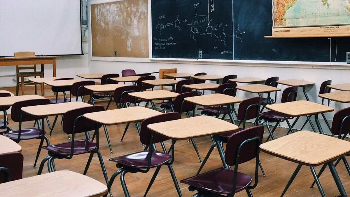 School Closed: इस राज्य में आज से 18 अक्टूबर तक रहेंगे स्कूल बंद, सीएम ने की घोषणा, जानें वजह