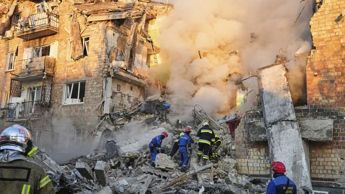 Russia-Ukraine War: रूस ने यूक्रेन पर किया बड़ा हवाई हमला, 5 लोगों की मौत, भड़क उठे राष्ट्रपति जेलेंस्की