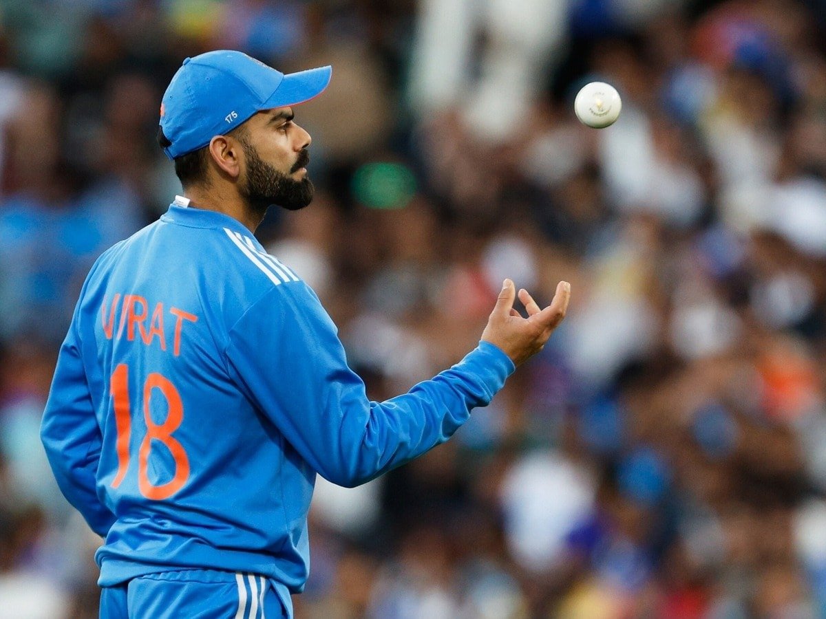 विराट कोहली की जगह भी खतरे में? पूर्व कोच रवि शास्त्री ने कह दी कड़वी सच्चाई