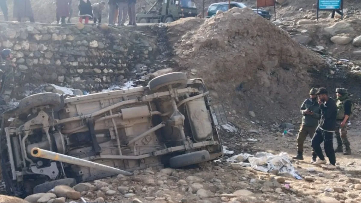 Srinagar Blast Latest News: दिल्ली धमाके के बाद श्रीनगर के पुलिस स्टेशन में ब्लास्ट, 9 लोगों की मौत, कई घायल