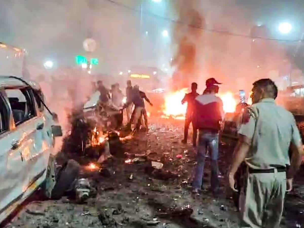 Delhi Blast LIVE Update : दिल्ली धमाके में अब तक 13 लोगों की मौत, 20 से ज्यादा घायल