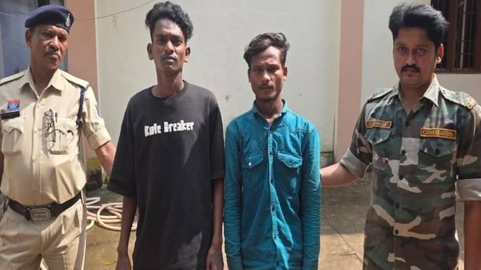 CG Crime News : धमतरी में लिफ्ट के बहाने की लूट, पुलिस ने दो बदमाशों को दबोचा, तीसरे की तलाश जारी