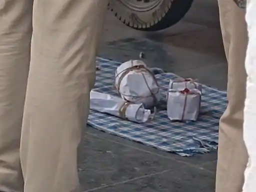 CG Crime News : दुर्ग में अमरूद तोड़ने को लेकर विवाद, साले ने जीजा के सिर पर सिलबट्टा मारकर की हत्या