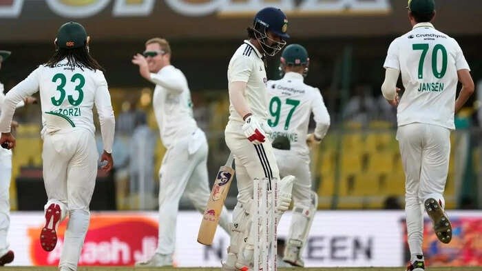 गुवाहाटी में टीम इंडिया के शर्मसार होने पर फूटा भारतीय दिग्गजों का गुस्सा, यूं जमकर किया जलील