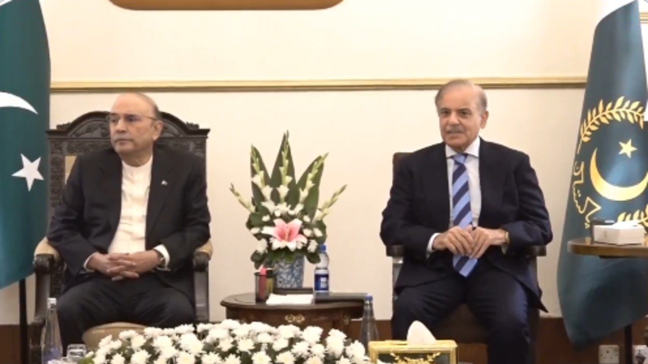 दिल्ली ब्लास्ट के बाद पीएम मोदी ने किया बदले का ऐलान, पाकिस्तान में मची खलबली, शहबाज ने की हाई-लेवल मीटिंग