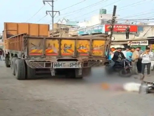 Raipur Road Accident: तेज रफ्तार ट्रक ने बाइक सवार को कुचला, दूध बेचने निकला था व्यक्ति, भड़के लोगों ने किया चक्कजाम