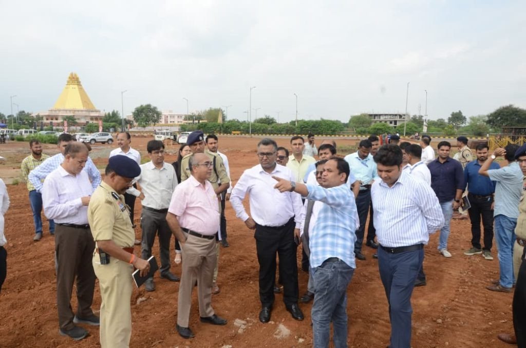 रायपुर में दिखेगा वायु सेना का शौर्य, शहर में पहली बार सूर्यकिरण टीम का एरोबैटिक शो, अधिकारियों ने की समीक्षा