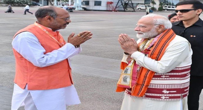 CG News: पीएम मोदी के छग आगमन पर मंत्री जितेन्द्र वर्मा ने किया स्वागत, इस काम के लिए प्रधानमंत्री ने की सराहना