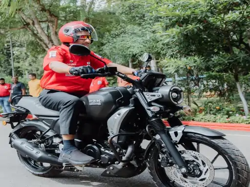 सीएम विष्णु देव साय ने सड़क पर दौड़ाई बुलेट, 8-9 नवंबर को रायपुर में सुपर क्रॉस रेसिंग चैम्पियनशिप