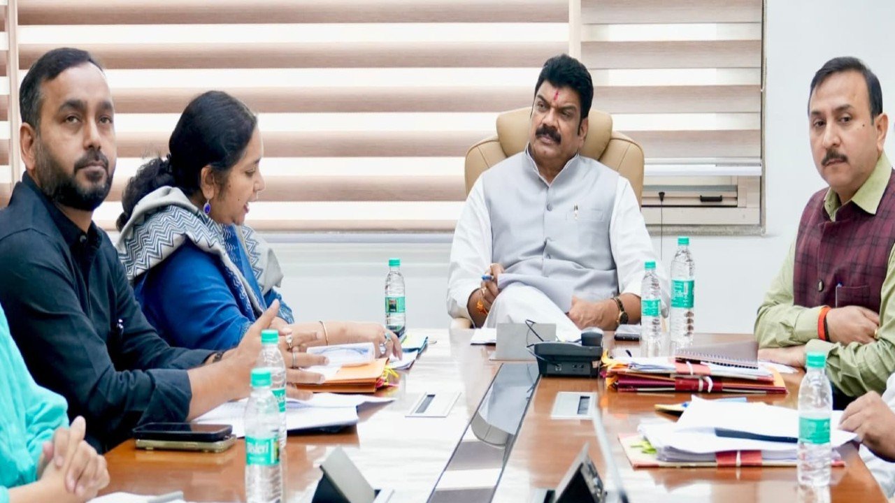 MP Latest News: मप्र वेयरहाउसिंग एंड लॉजिस्टिक कॉरपोरेशन की बैठक संपन्न, कई महत्वपूर्ण प्रस्ताव पारित