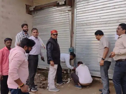 बिलासपुर में अवैध निर्माण पर 5 दुकानें सील, आवासीय नक्शे पर व्यावसायिक निर्माण, नगर निगम ने राजीनामा से किया इनकार