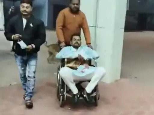 CG Crime News: शराब के नशे में भाई को चाकू मारा, पेट की आंतें बाहर आई, घर में चल रहा था शादी समारोह